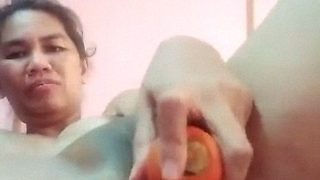 Dildo Wortel India Untuk Aksi Masturbasi Seks Yang Panas