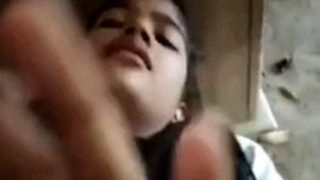 Gadis Bangladesh 18 Tahun Amatir Menikmati Nafsu Liar Di Ranjang