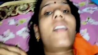 Istri Desi Lagi Ngegas, Kontol Suami Nancep Dalem Lubang Pantatnya Sampe Muncrat