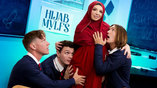 Jilbab Mylfs – Cuma Perempuan Beneran Yang Mampu Muasin Tiga Kontol Sekaligus