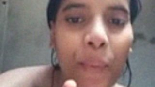Video Selfie Telanjang Di Kamar Mandi Gadis Desa Yang Menggoda