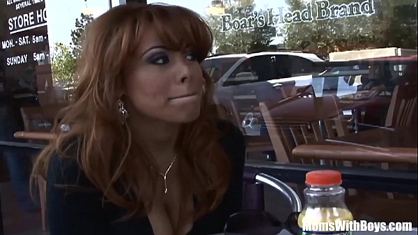 Sienna West, Milf Ebony Yang Menggoda Dalam Kencan Panas Dan Bercinta