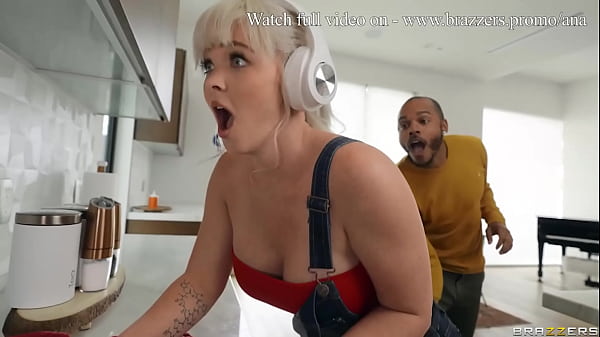 Kekasihku Yang Bergairah Menikmati Anal Sensasional – Kay Carter Dan Delilah Day Di Brazzers