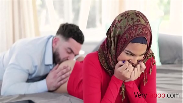 Maya Farrell: Adik Tiriku Yang Masih Perawan Dan Berhijab Digoyang Hingga Teler