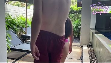 Gadis Thailand Menggoda Bawa Kembali Klien Bule Dengan Kontol Besar Untuk Dihisap, Bercinta, Dan Sembur!