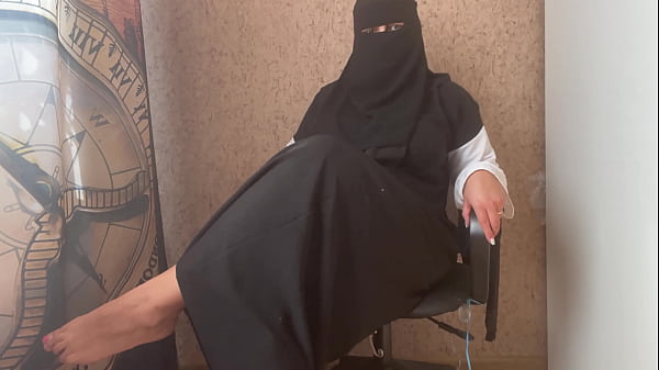Ngentot Bareng Ibu Arab Berjilbab, Suara Joi-nya Bikin Kontol Muncrat Terus!