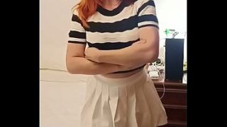 Madre Caliente Seduce Al Amigo De Su Hijastro Con Una Ardiente Mamada Mientras Lo Observa