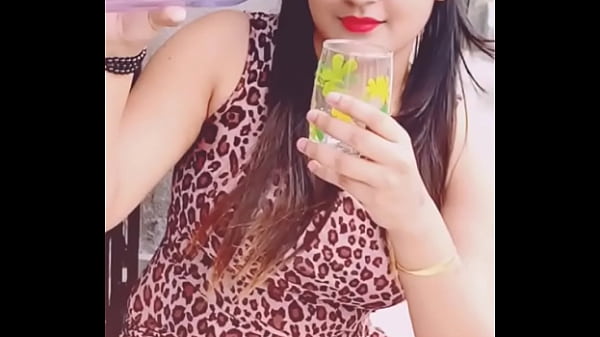 Pose Menggoda Gadis India