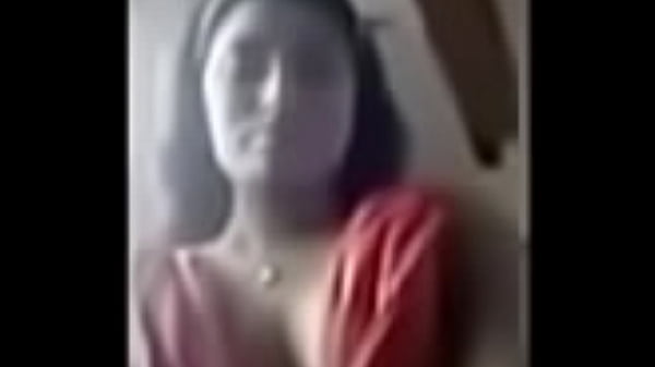 Pamer Payudara Wanita India