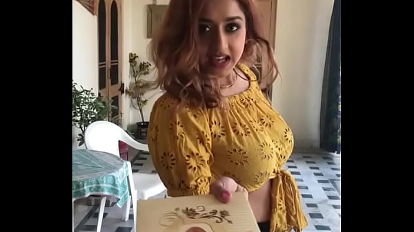 Gadis Desi Tanpa Bra, Seksi Menggoda