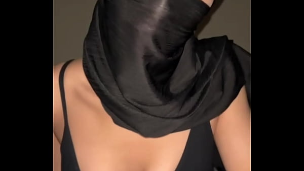 Lihat Deh, Goyang-goyang Susu Arab, Muslim, Hijabers Yang Bikin Ngaceng—montok Banget!