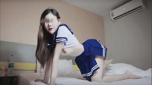Gadis Jepang Berbaju Seragam Dan Sebelum Masuk Sekolah Oleh Ninewthai