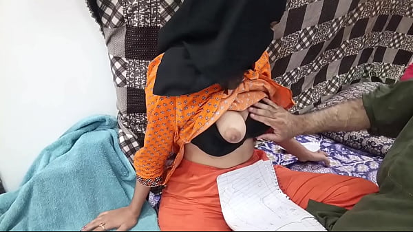 Gadis Berjilbab Dari Pakistan Dibimbing Gurunya Hingga Tergoda Nafsu