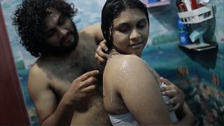 Cewek India, Adik Tiri, Mandi Bareng, Panas, Basah, Nafsu Makin Membara.