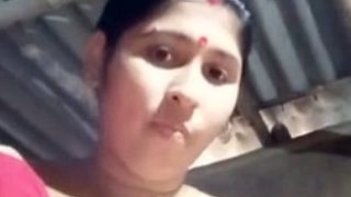 Boudi Bibastra Mms Memamerkan Tetek Besar Dan Memek Basah