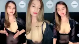 Goyang Lidah, Host Pirang Seksi Buka-bukaan Pamerin Uting Nenen Basah.