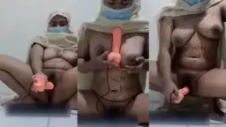Janda Mukenah Colok Memek Basah Sange Kebangetan