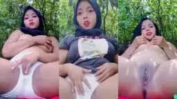 Jilbab Basah Kuyup Ngocok Becek Di Tengah Hutan, Live Streaming Penuh Nafsu.