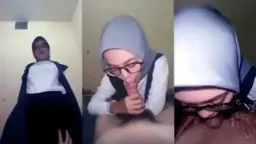 Ngentot Sama Tante Hijab Di Hotel, Kontolku Dimasukin Mulutnya Sampai Muncrat