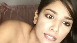 Sharanya Jit Kaur Bugil Colmek Live, Goyang Senggol Bikin Ngaceng!
