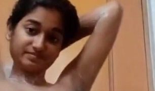 Tonton Video Mandi Sendirian Seorang Remaja India Yang Bikin Ngilu Dan Basah Kuyup.