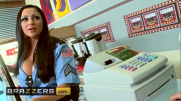 Dua Cewek Montok Berseragam Siap Digoyang Sama Johnny Sins – Audrey Bitoni & Honey White Di Boston Cream – Brazzers