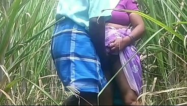 Desahan Liar Pasangan Desa India Bercinta Di Alam Terbuka, Basah Kuyup Penuh Gairah