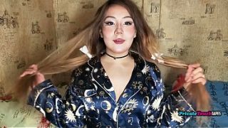 Gadis Montok Rusia Paha Besar Mainin Memek Sempitnya Pakai Dildo Ngepas Di Dalam