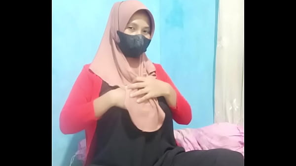 Gadis Berhijab Lagi Sibuk Mainin Dildo Sampe Crot, Colmek Nih Gila Nikmatnya.