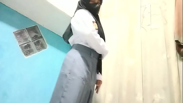 Siswi Sma Digebrak Pacar Di Kamar Abis Pulang Sekolah, Makin Digeber Makin Basah.
