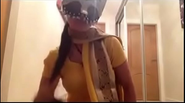 Cewek India Seksi Lagi Mainin Memeknya Sendiri Sampe Basah.