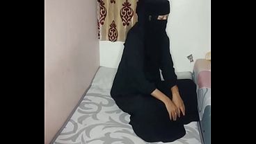 Gadis Bercadar Mesum Digaruk Sopir Pribadi Sambil Mainin Jilbab Basah