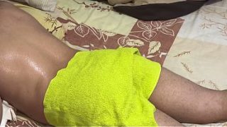 Ibu Mertua Dengan Pantat Gede Bantu Mantu, Pijat Berujung Ngentot Panas