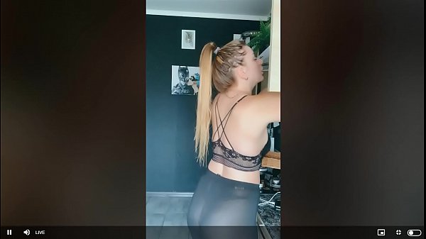 Rusa Dengan Bokong Montok Seksi, Stoking Tembus Pandang Bikin Greget – Bigo Live