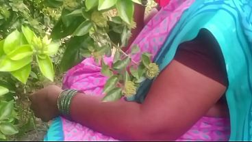 Bhabhi India Di Desa, Ngewe Di Luar Rumah, Basah Kuyup Kena Tanah.