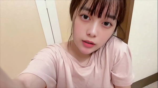 Gue Coli Sambil Elus-elus Memek Bau Keringat, Pas Nyokap Lagi Bobok Dan Mau Mandi, Beuh Nikmat Banget.