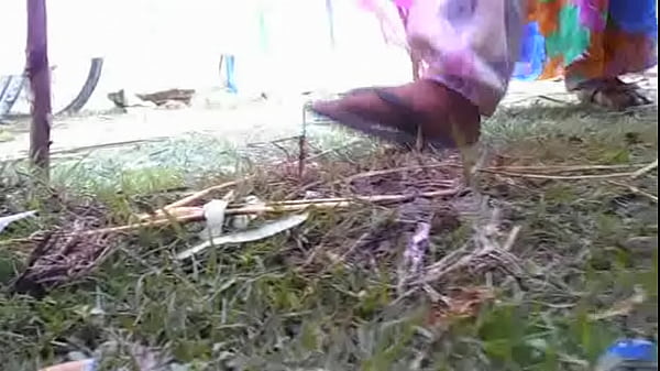 Desi Cewek Ngocok Pipis Basah Sampe Crot Di Lantai