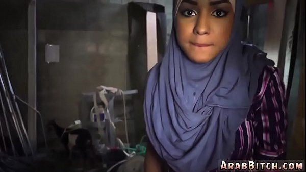 Montok Arab Ngewe Sambil Drop Bokong Gede 23km, Nikmatin Pantat Muslimah Yang Kencang