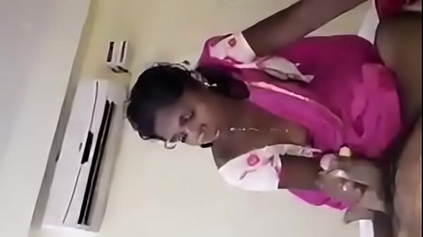 Desi Aunty Lagi Ngeblow Job, Ngesot, Bibir Basah, Lidah Ngejilat Keras, Bikin Kontol Tegang Penuh Nafsu.