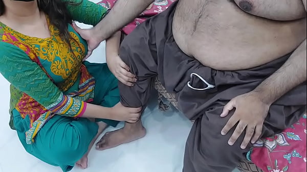 Cewek India Anak Tiri Lagi Pijat Kakiku Sambil Tanganku Meremas-remas Teteknya, Makin Mesum Dengan Suara Hindi Panas Bikin Makin Ngaceng.