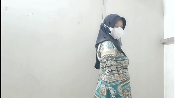 Ngentotin Istri Tetangga Sambil Bayangin Suaminya Lagi Sibuk Kerja, Makin Nikmat Kencan Rahasia Kita.