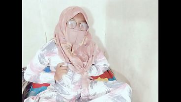 Tante Seksi Indonesia Viral Colmek Pake Botol, Crotnya Sampe Banjir