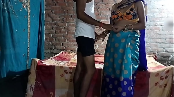भाभी ने देवर के साथ जमकर चुदाई की, रात भर चली गरमाहट और मस्ती का खेल