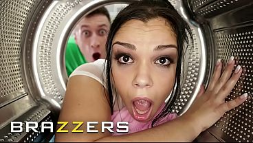 Nikmati Kompilasi Vulgar Brazzers! Adegan Macet Liar Berujung Ngentot Panas Bareng Bintang-bintang Terbesar Mereka.