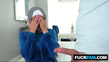 Tetangga Hijabku Kena Kejutan Kontol Besar Dari Sophia Leone Dan Nicky Rebel