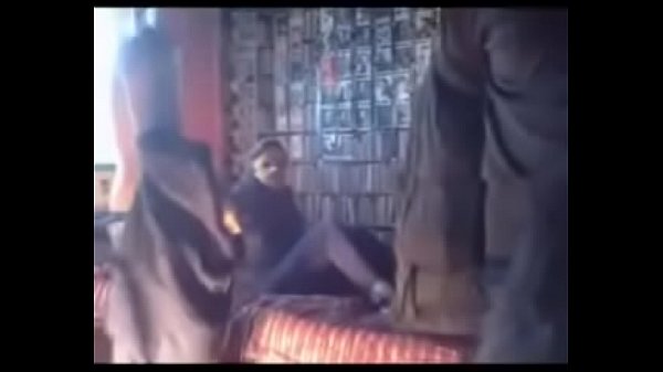 Pasangan Desi Main Bertiga – Sesi Nge-seks Liar Bagian 1