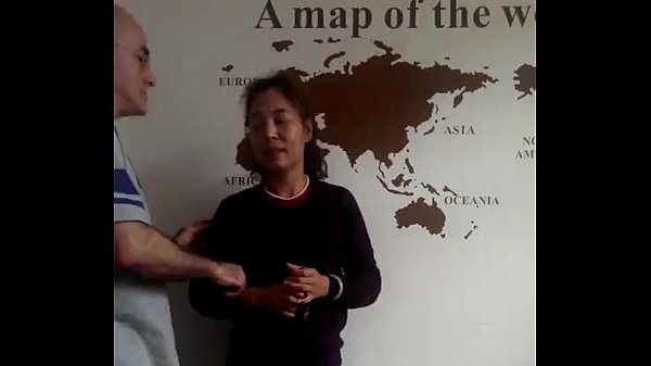 Bule Bule Sama Istri Cewek Cina Dan Bocah Cina, Bertiga Main Di Dongguan, Ngewe Sambil Ngacengin Satu Sama Lain.