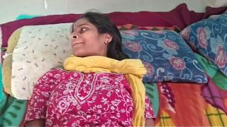 Desi Bhabhi Ko Padosi Ne Zor Se Choda, Chudai Se Uski Chikhein Nikalti Rahi