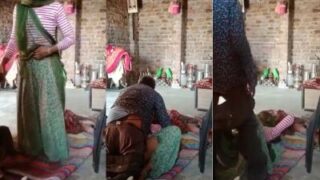 Bahu Bihari Lagi Nikmatin Kontol Sasurnya, Crot Di Dalem Bikin Makin Liar.