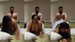 Memek Tante Desi Digojlok Brutal Dari Belakang Ala Doggy Style, Muncrat Sampai Lembab